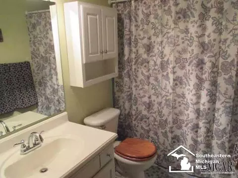 202 Bates, Monroe, MI 48162 photo 11