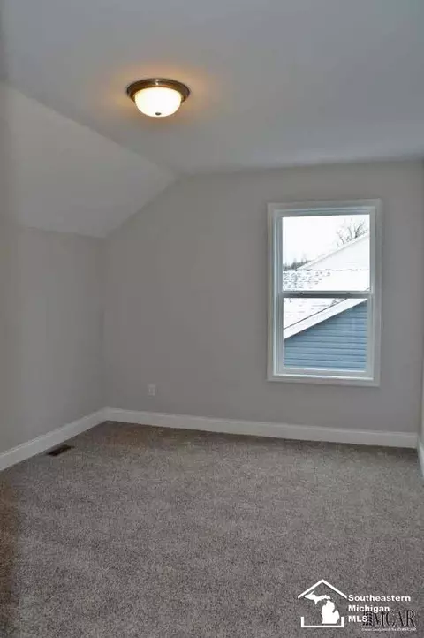 7584 Wildfire, Temperance, MI 48182 photo 11