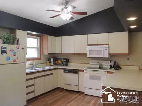 1106 Maple, Monroe, MI 48162 photo 5