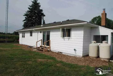 11074 Finzel, Carleton, MI 48117 photo 3