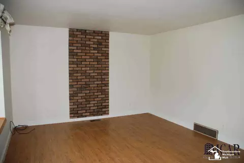 11074 Finzel, Carleton, MI 48117 photo 4