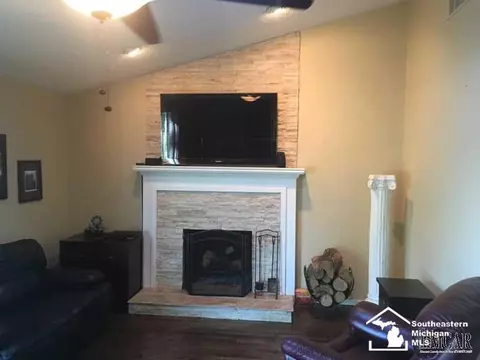 4499 E Dunbar, Monroe, MI 48161 photo 3