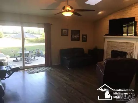 4499 E Dunbar, Monroe, MI 48161 photo 5