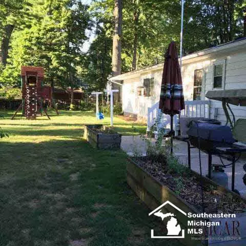 7485 Apache, Temperance, MI 48182 photo 24