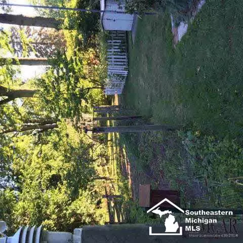 7485 Apache, Temperance, MI 48182 photo 19