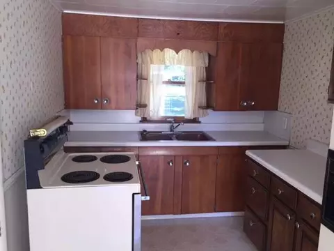 249 Ridgeway, Jackson, MI 49202 photo 5