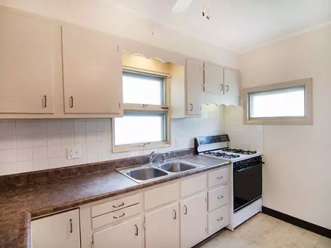 412 Orange, Jackson, MI 49202 photo 2