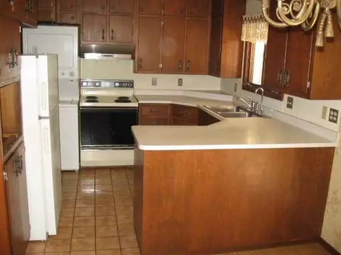 2707 Hillcrest, Jackson, MI 49203 photo 2