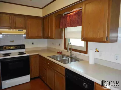8882 Tamarack, Temperance, MI 48182 photo 4