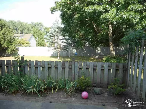 8882 Tamarack, Temperance, MI 48182 photo 14