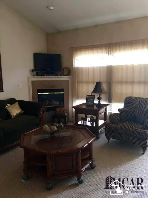 5300 Torrington, Monroe, MI 48161 photo 2