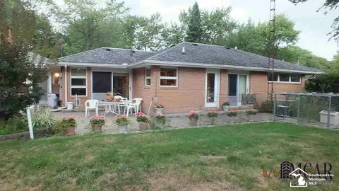800 Red Ml, Tecumseh, MI 49286 photo 5