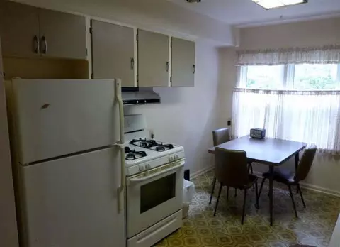 833 Loomis, Jackson, MI 49202 photo 6
