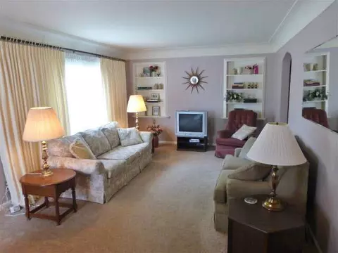 833 Loomis, Jackson, MI 49202 photo 8