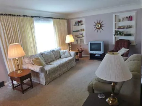 833 Loomis, Jackson, MI 49202 photo 9