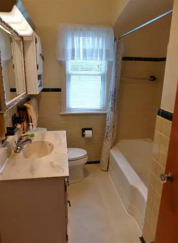 833 Loomis, Jackson, MI 49202 photo 15