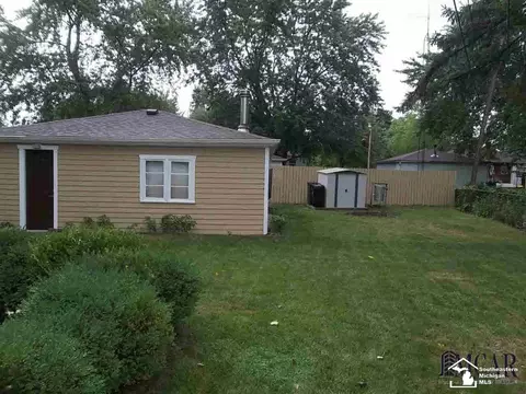 29277 Red Cedar, Flat Rock, MI 48134 photo 13