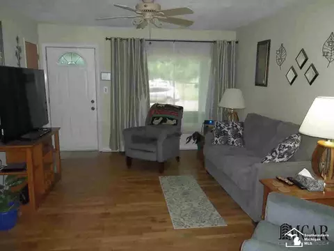 29277 Red Cedar, Flat Rock, MI 48134 photo 5