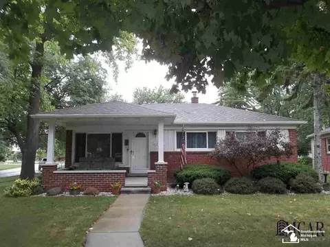 29277 Red Cedar, Flat Rock, MI 48134 photo 1