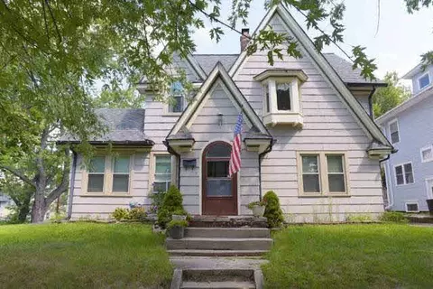 1202 Burr, Jackson, MI 49201 photo 1