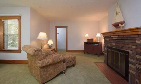 1202 Burr, Jackson, MI 49201 photo 4