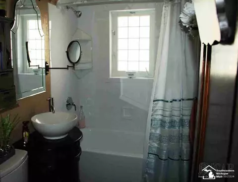 631 N Borgess, Monroe, MI 48162 photo 11