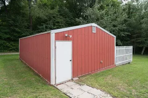 2501 Crouch, Jackson, MI 49201 photo 8