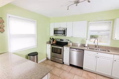 155 S Harvey, Jackson, MI 49201 photo 4