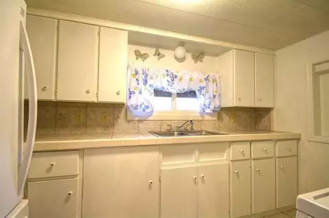 4015 Marie, Jackson, MI 49201 photo 9