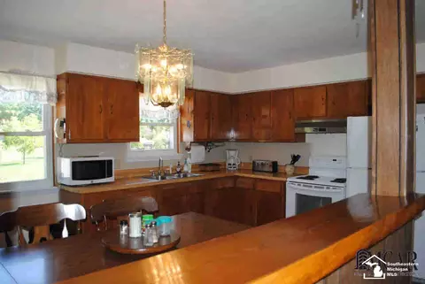 113 Kessler, Monroe, MI 48162 photo 5