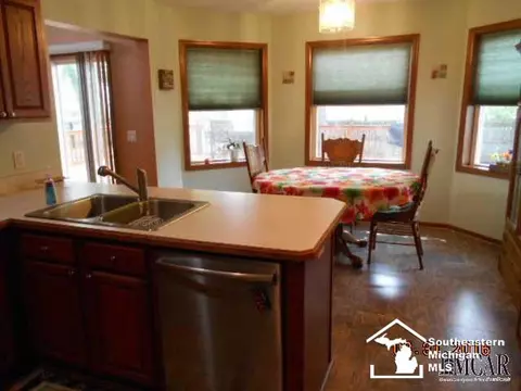 7889 Forestway, Monroe, MI 48161 photo 3