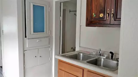 318 Johnson, Jackson, MI 49203 photo 8