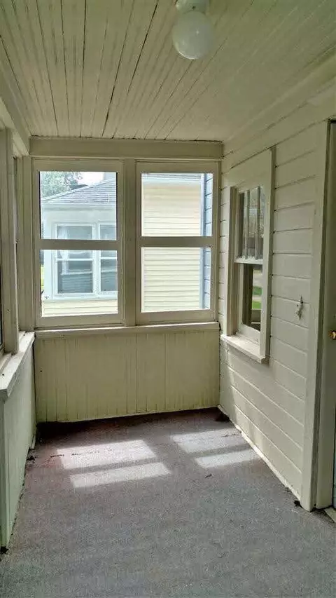 318 Johnson, Jackson, MI 49203 photo 6
