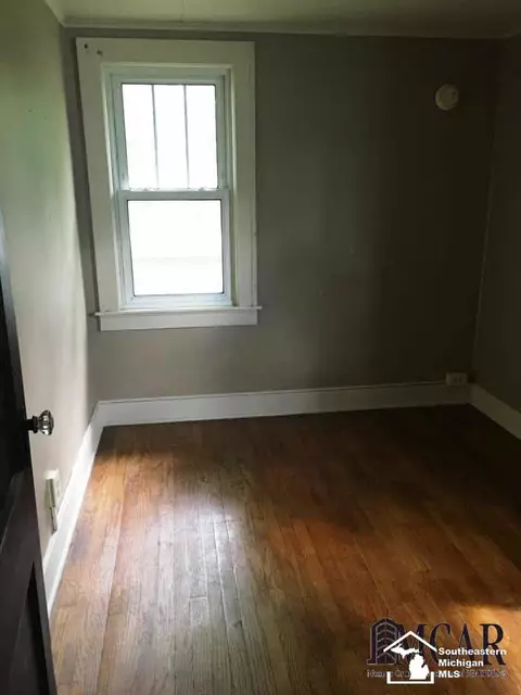 216 E Grv, Monroe, MI 48162 photo 8