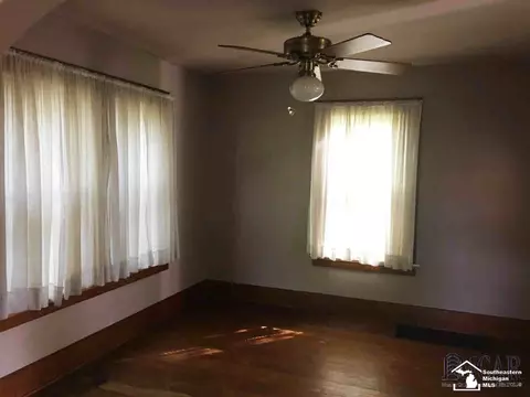 216 E Grv, Monroe, MI 48162 photo 5