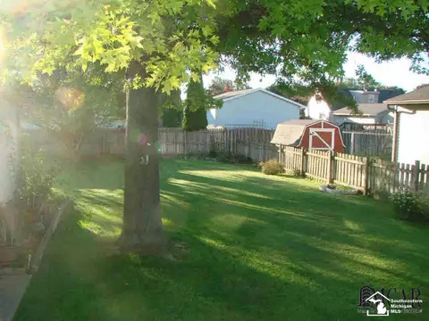 610 Toll, Monroe, MI 48162 photo 14