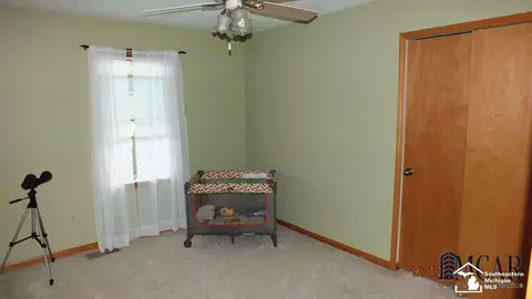 1099 Eagle, Temperance, MI 48182 photo 21