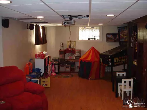 127 Arbor, Monroe, MI 48162 photo 10