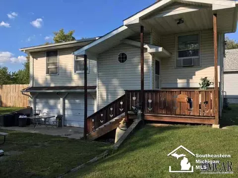 15071 Norway, Monroe, MI 48161 photo 1