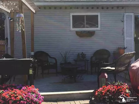 1313 Maple, Monroe, MI 48162 photo 2