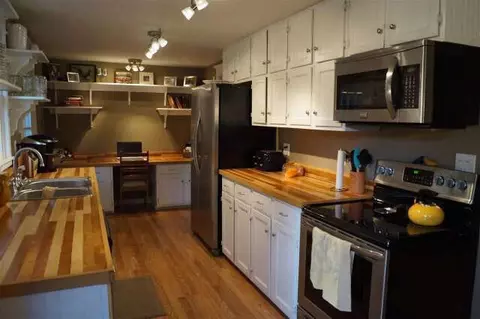 3746 Blackman, Jackson, MI 49201 photo 11