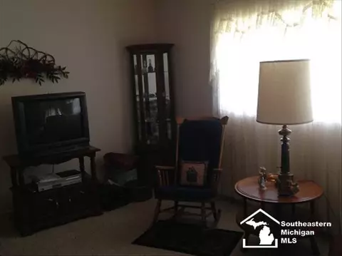 221 Richards, Monroe, MI 48162 photo 5
