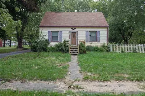 2306 Dover, Jackson, MI 49202 photo 1