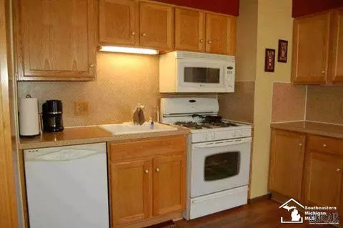 1760 Center, Temperance, MI 48182 photo 13