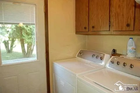 1760 Center, Temperance, MI 48182 photo 17