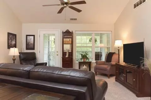 916 Oakbrook, Jackson, MI 49203 photo 6
