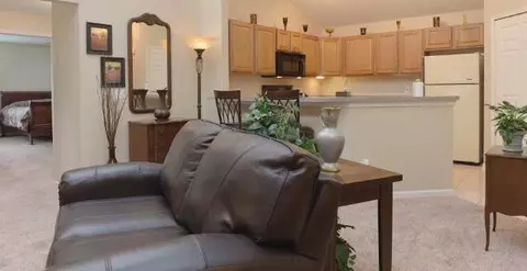 916 Oakbrook, Jackson, MI 49203 photo 5