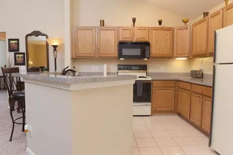 916 Oakbrook, Jackson, MI 49203 photo 9