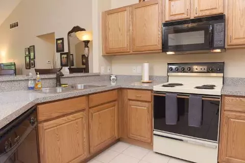 916 Oakbrook, Jackson, MI 49203 photo 10