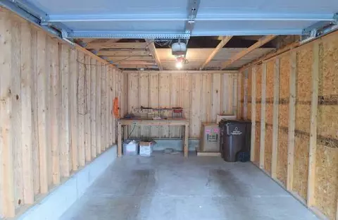916 Oakbrook, Jackson, MI 49203 photo 22